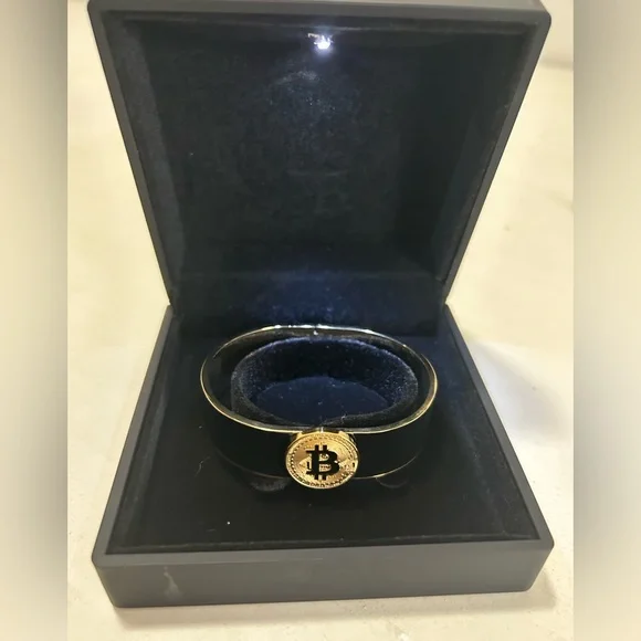 Rare limited Bitcoin Bracelet never worn - Picture 2 of 8